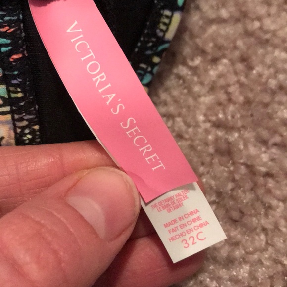 ⬇️🎉PRICE DROP!  Victoria’s Secret Bikini 👙 - Picture 6 of 7